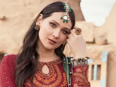 Наша сапунена звезда спасява в Турция