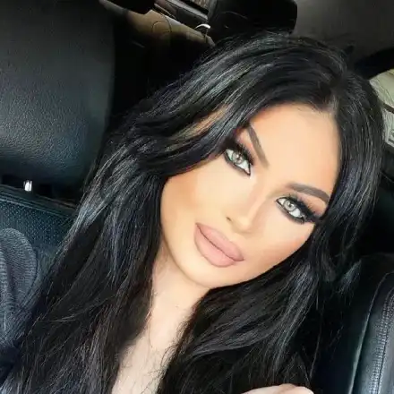 Навръх Свети Валентин: Мис България си хвана ново гадже (Обясни му се в любов)