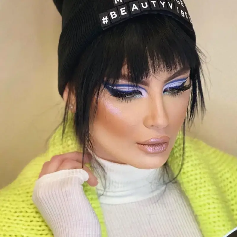 Неузнаваема! На бас, че няма да познаете коя е тази миска