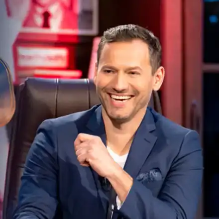 Орлин Павлов сменя Ники Станоев в БНТ, възражда група „Каффе” в „Събота вечер”