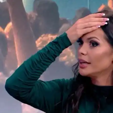 Преслава се възмущава от мръсотията в самолет