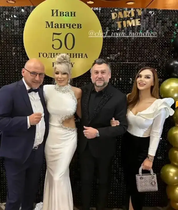 Шеф Манчев чукна 50 с елегантен костюм, а любимата му Ива събра погледите с рокля-трепач