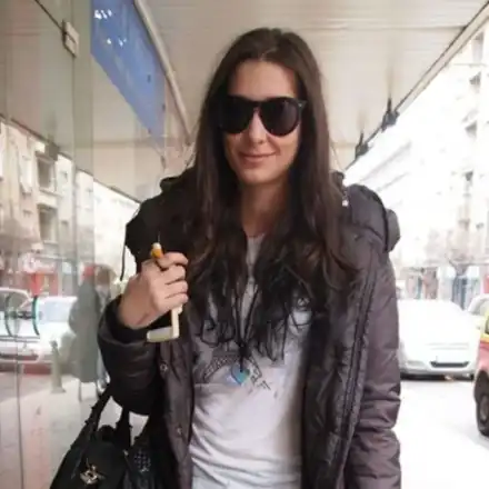 Щерката на Фатик празнува рожден ден в Париж