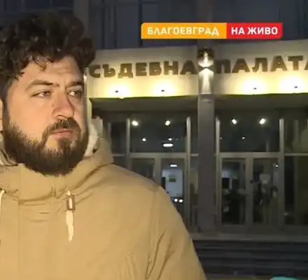 Свирепо нападение: Глутница озверели кучета наръфаха задните части на актьор