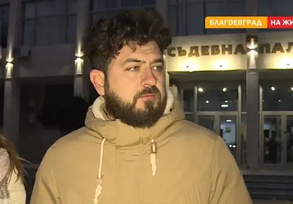 Свирепо нападение: Глутница озверели кучета наръфаха задните части на актьор