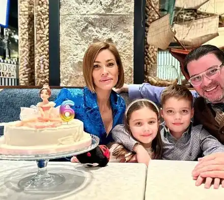 Теди Велинова празнува с д-р Енчев