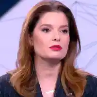 Унизително! Родители от училището на детето на Алекс Сърчаджиева я обиждали на лека жена