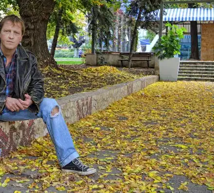 Валери Йорданов  се носи като  тийнейджър