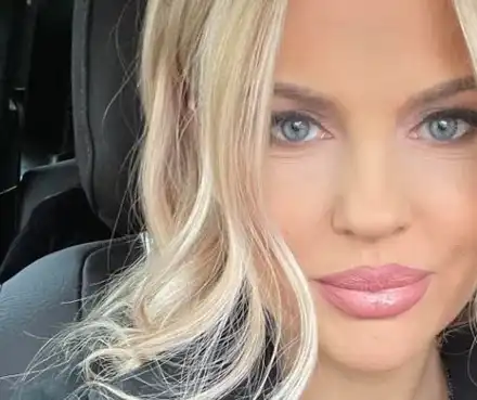 Вдовицата на Шарлопов пръска сексапил на 46