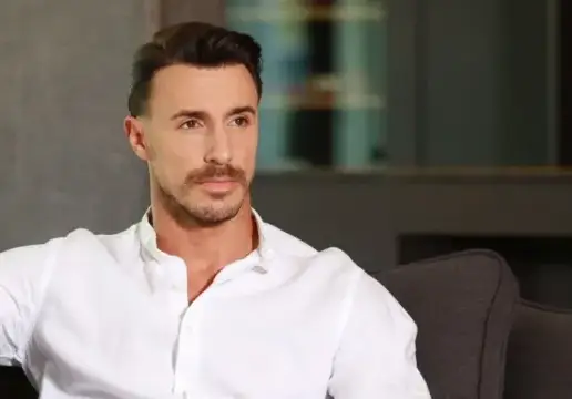 Виктор Стоянов мамил с гадже в „Ергенът“