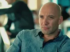 Захари Бахаров профуква 25 бона за школото на децата си