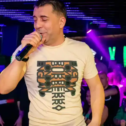 Алекса пее сръбско с Борис Дали