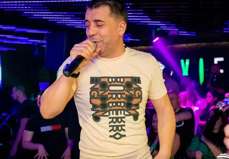 Алекса пее сръбско с Борис Дали
