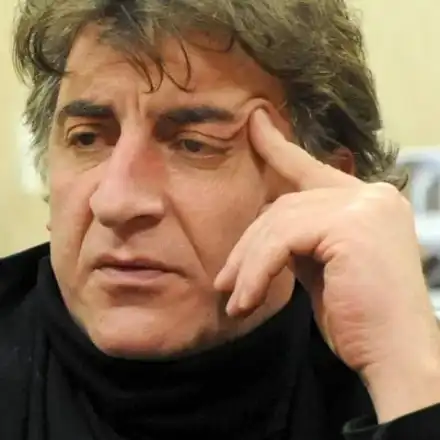 Александър Морфов: Директорът купи актьорите с големи заплати