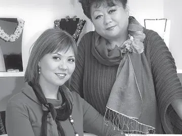 Амбициозно мамче: Майката на Стаси Цалова я набутала в bTV и я уредила със съпруг