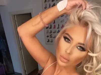 Андреа прави дует с Азис