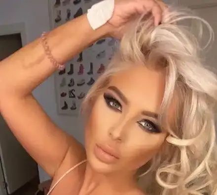 Андреа прави дует с Азис