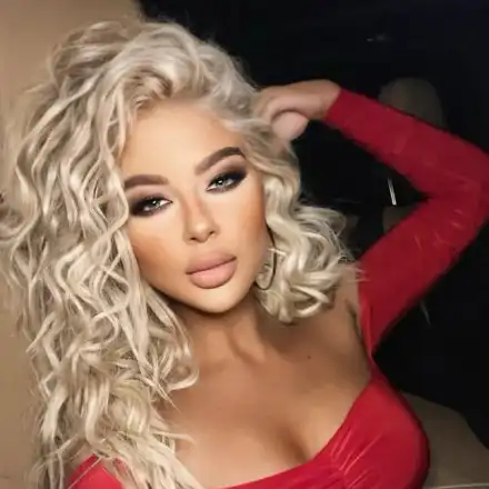 Андреа си продава чалга роклите, обличала ги е само по веднъж