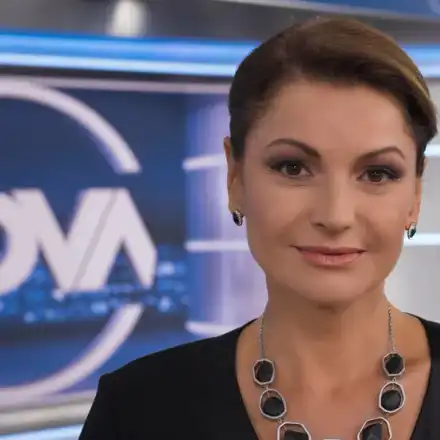 Ани Салич ремонтира манастир