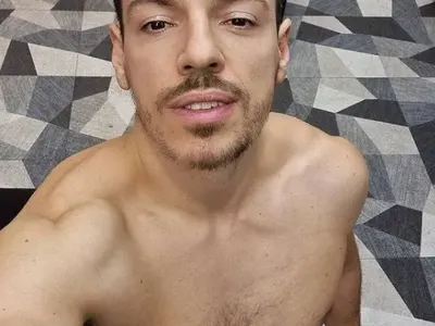 Даниел Петканов си търси жена в приложения за запознанства