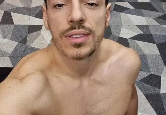 Даниел Петканов си търси жена в приложения за запознанства