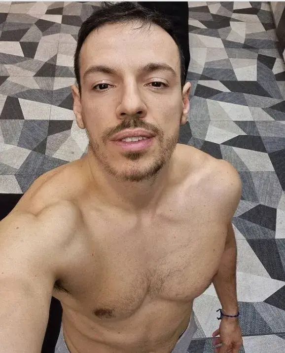 Даниел Петканов си търси жена в приложения за запознанства