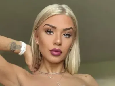 Дени от „Един за друг“ стана модел в Америка