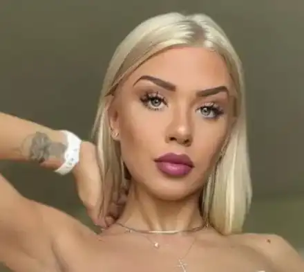 Дени от „Един за друг“ стана модел в Америка