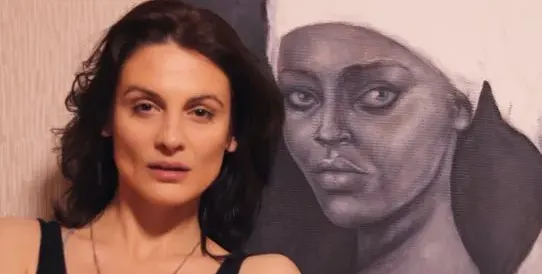 Диана Димитрова рисува по 12 часа