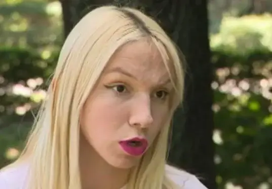 Емили Тротинетката емигрира в Лондон