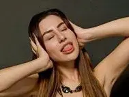 Ергенка свали дрехите за радост на мъжете (Брутални СНИМКИ)