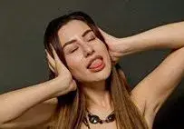 Ергенка свали дрехите за радост на мъжете (Брутални СНИМКИ)