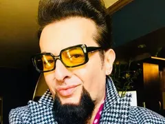 Евгени Минчев: По-интересни са ми кравите от Навални