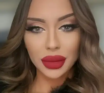 Габи от „Ергенът” има нов профил в сайт за платена любов, представя се като Дебора