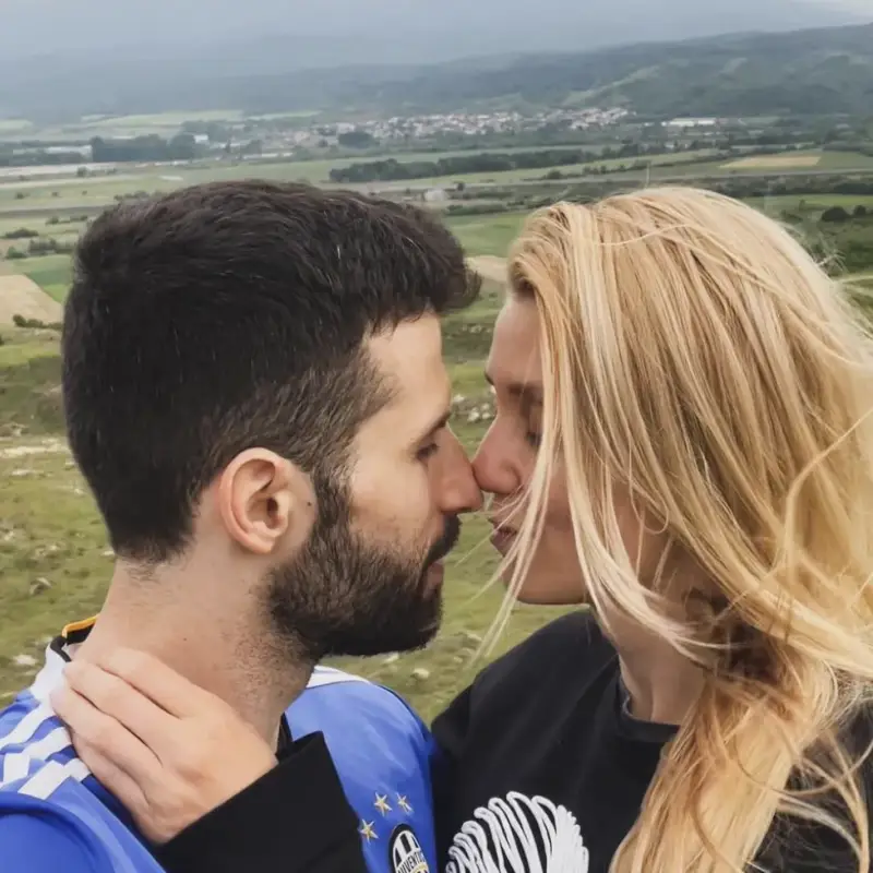 Георги Блажев се сгоди за актриса