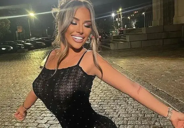 Гери-Никол се радва на ВИП обгрижване