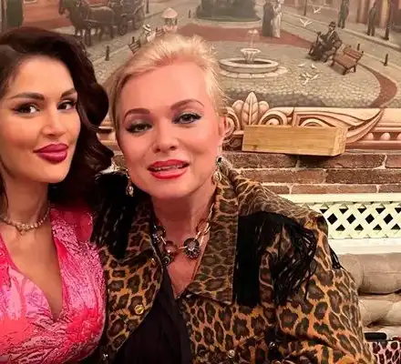 Искра Радева чака второ внуче