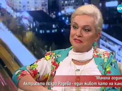 Искра Радева за бебето: Внучката ме върти на пръста си