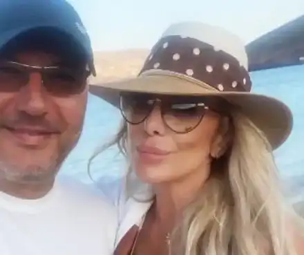 Жената до шеф Манчев върти сделки с имоти за милиони