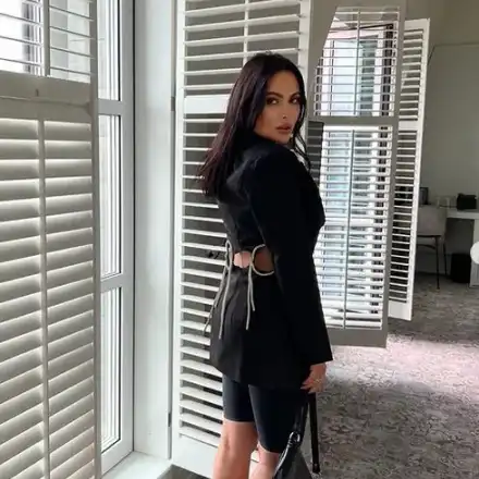 Клюкарката Лили стана двойна