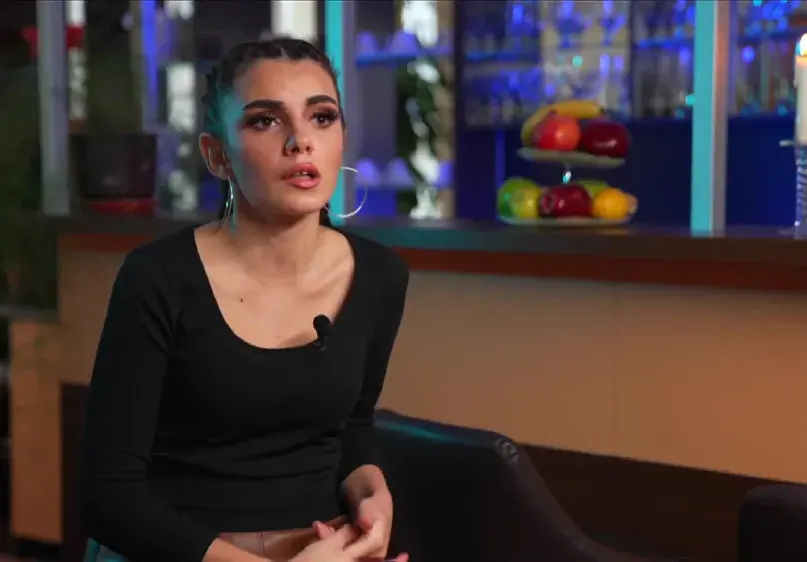 Колоритна абитуриентка е най-секси готвачката