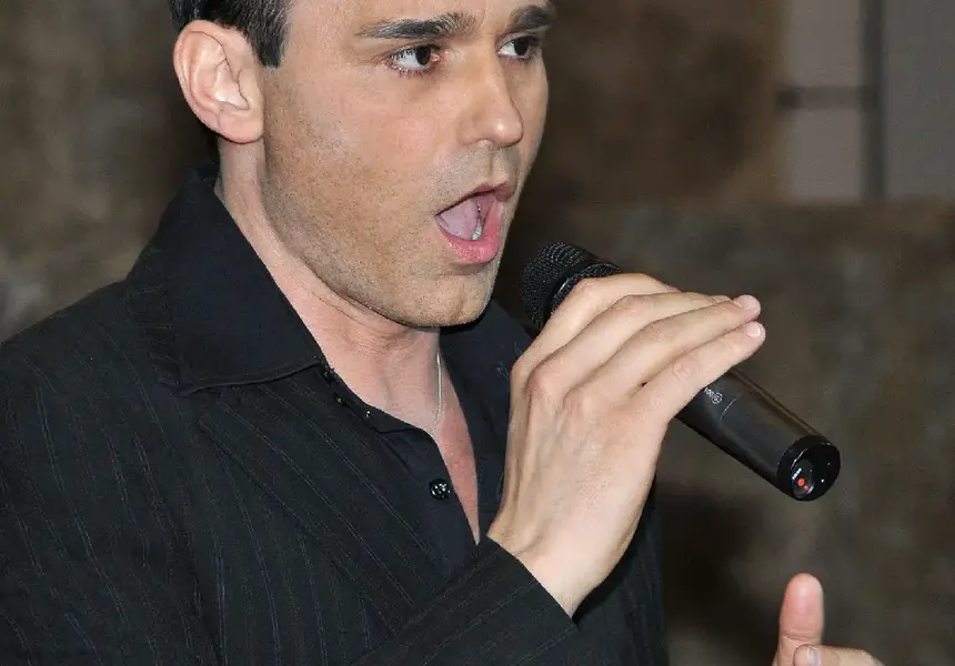 Краси Аврамов е първият изпълнител озвучавал филми за възрастни в САЩ