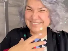 Марта Вачкова се боядиса сива
