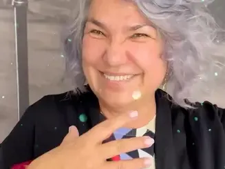 Марта Вачкова се боядиса сива