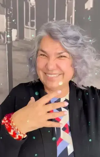 Марта Вачкова се боядиса сива