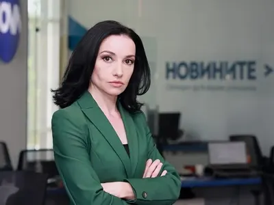 „Мисирка“ на килимчето - Мариета Николаева обслужва МВР шефове с поръчкови „новини“