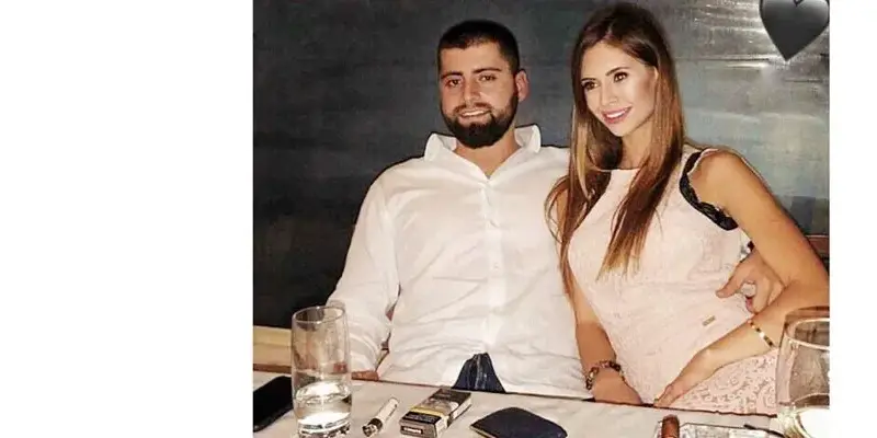 Недко Сланината и Куини-Алис строят палат