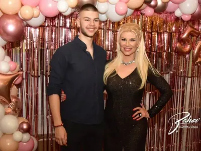 Нелина катастрофира с бял мерцедес