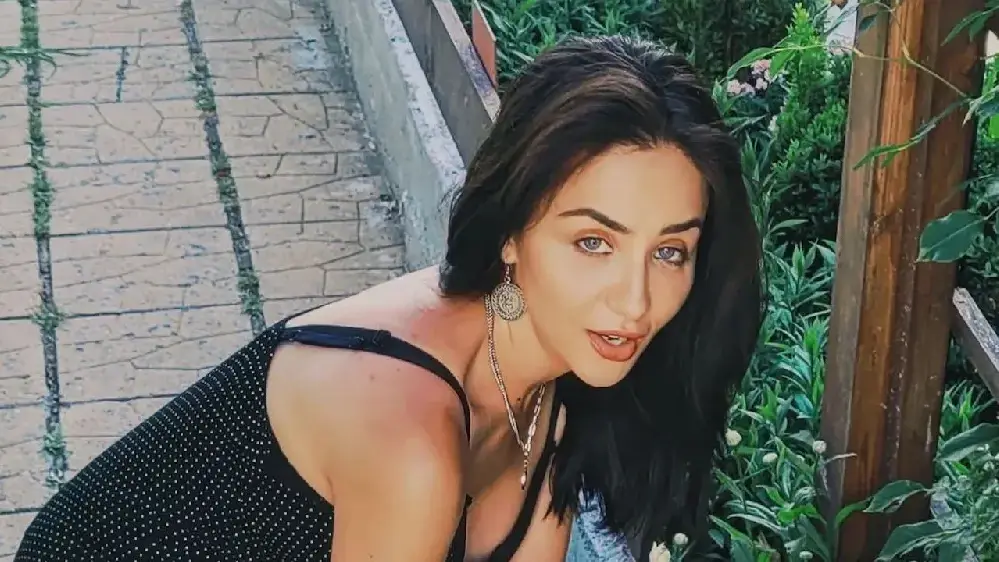 Новата Кобилкина: Елен Колева  продава интимни съвети