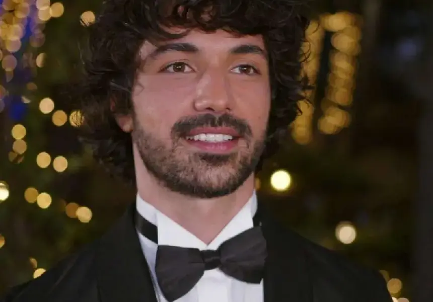 Плащат на „Ергенът” за  промоция на чалга-звезди